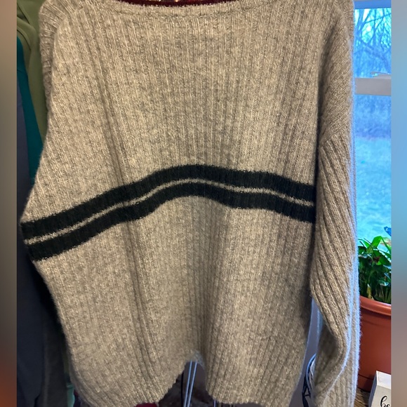 Vintage J. Crew Sweater 100% Wool XL - Picture 5 of 5